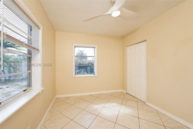 900 W Bloxham St, Lantana, FL 33462
