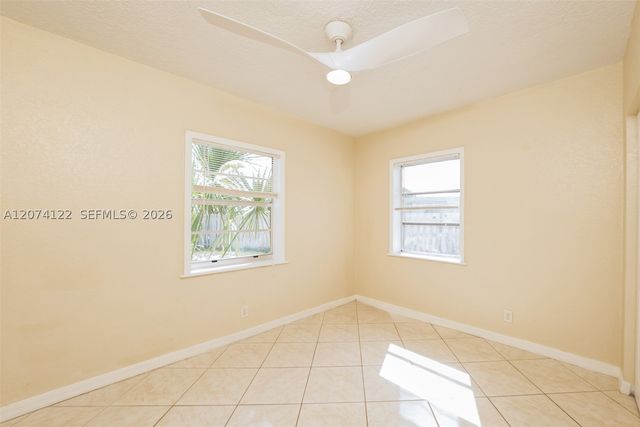 900 W Bloxham St, Lantana, FL 33462