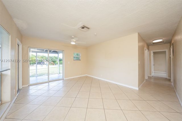 900 W Bloxham St, Lantana, FL 33462