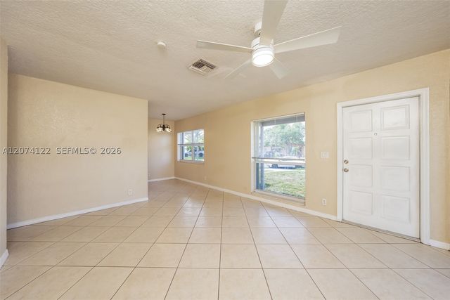900 W Bloxham St, Lantana, FL 33462