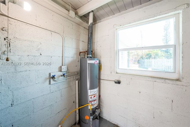 900 W Bloxham St, Lantana, FL 33462