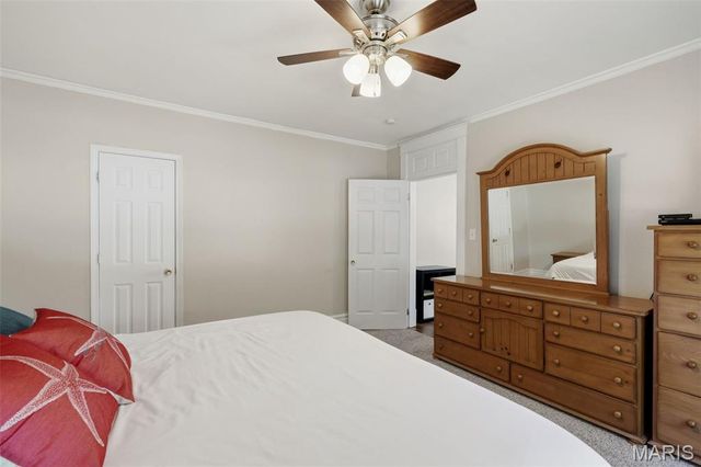 4955 Nagel Avenue, St Louis, MO 63109