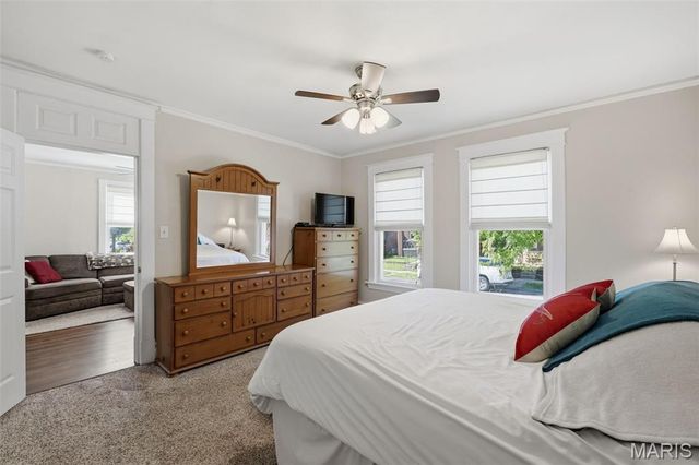 4955 Nagel Avenue, St Louis, MO 63109