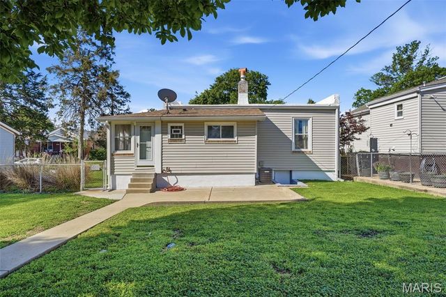 4955 Nagel Avenue, St Louis, MO 63109