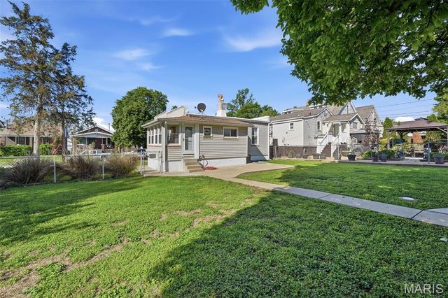 4955 Nagel Avenue, St Louis, MO 63109