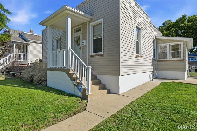 4955 Nagel Avenue, St Louis, MO 63109