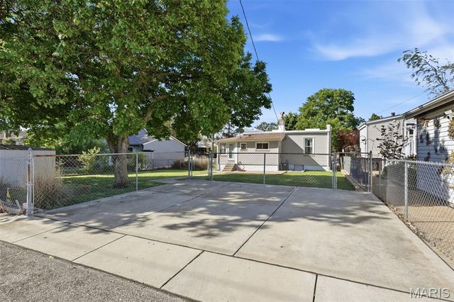 4955 Nagel Avenue, St Louis, MO 63109