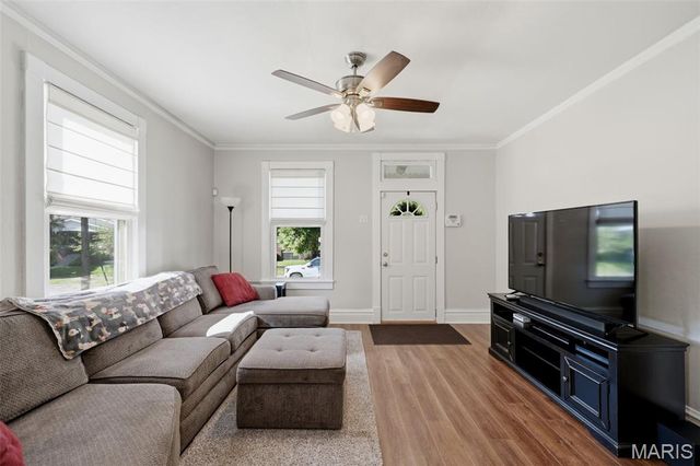 4955 Nagel Avenue, St Louis, MO 63109