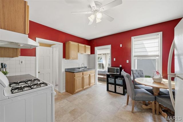 4955 Nagel Avenue, St Louis, MO 63109