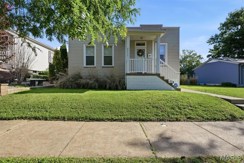 4955 Nagel Avenue, St Louis, MO 63109