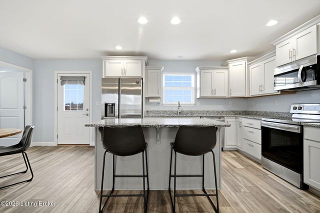 130 Reagan Dr, Taylorsville, KY 40071