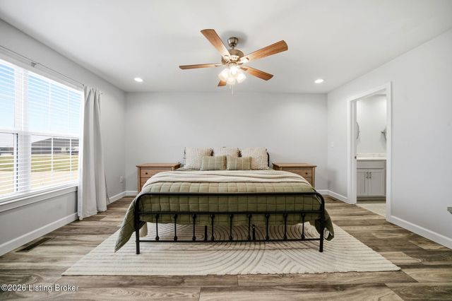 130 Reagan Dr, Taylorsville, KY 40071