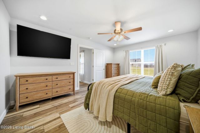 130 Reagan Dr, Taylorsville, KY 40071