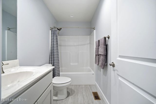 130 Reagan Dr, Taylorsville, KY 40071