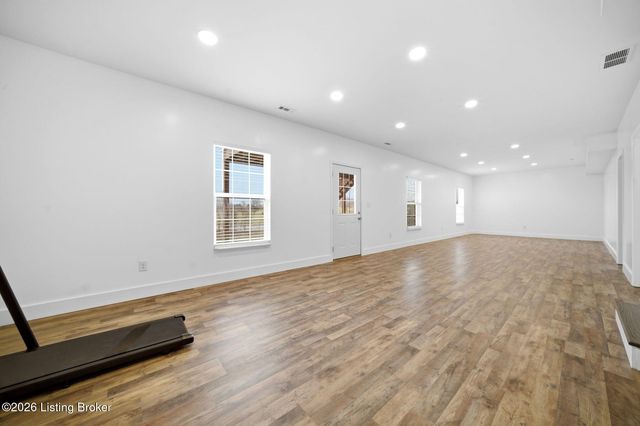 130 Reagan Dr, Taylorsville, KY 40071