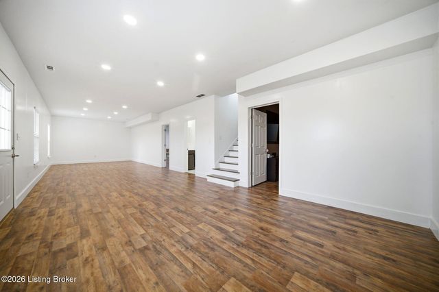 130 Reagan Dr, Taylorsville, KY 40071