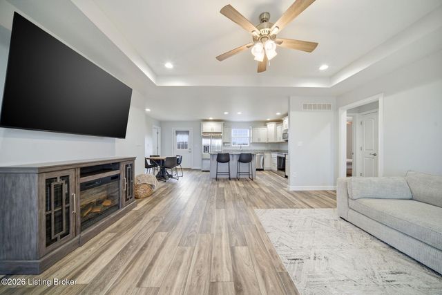 130 Reagan Dr, Taylorsville, KY 40071