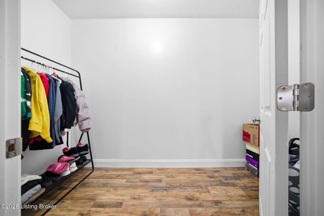 130 Reagan Dr, Taylorsville, KY 40071