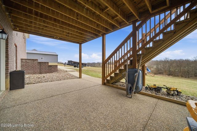 130 Reagan Dr, Taylorsville, KY 40071