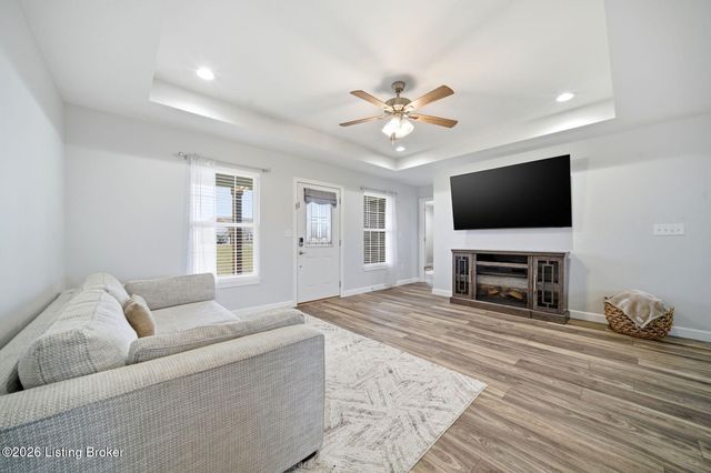 130 Reagan Dr, Taylorsville, KY 40071