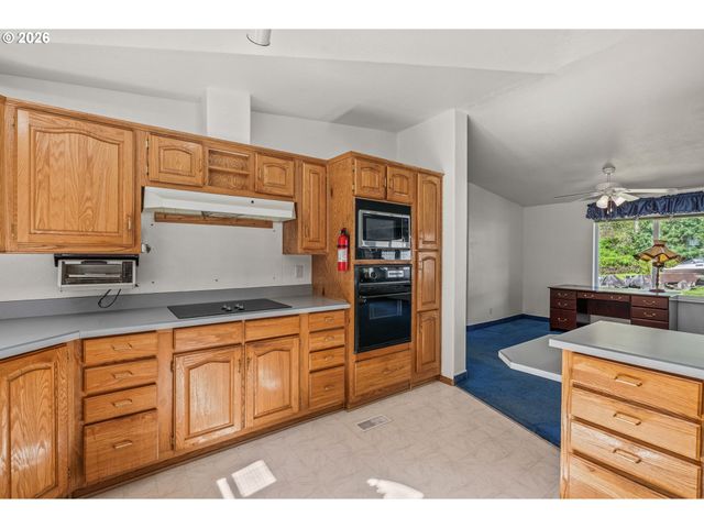 133 MCGEARY Rd, Kelso, WA 98626