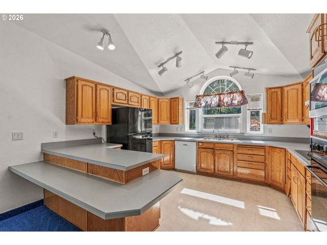 133 MCGEARY Rd, Kelso, WA 98626