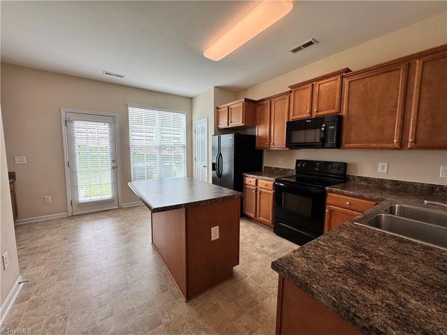 5564 Farm House Trail, Winston-salem, NC 27103