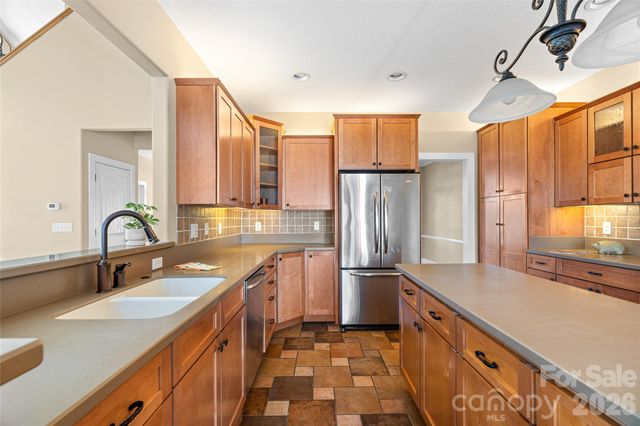 108 Justice Ridge Road, Candler, NC 28715