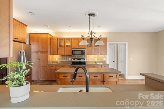 108 Justice Ridge Road, Candler, NC 28715