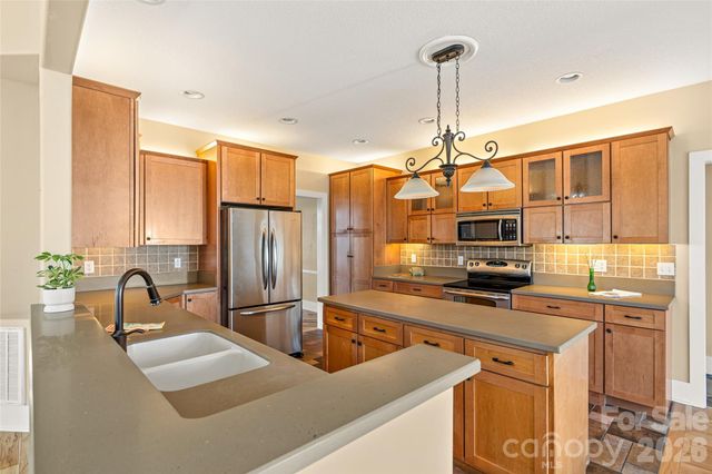 108 Justice Ridge Road, Candler, NC 28715