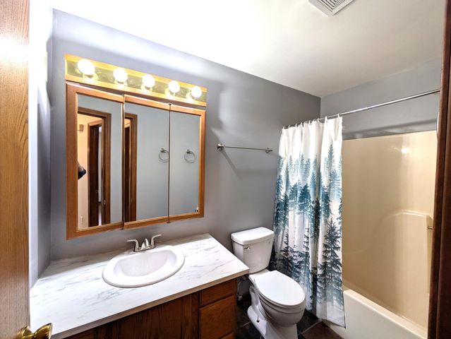 599 Echo Court, Saline, MI 48176