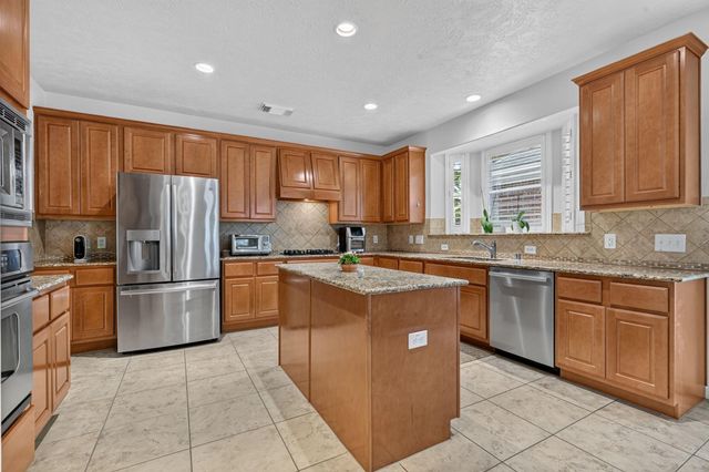 74 Oriel Oaks Circle, The Woodlands, TX 77382
