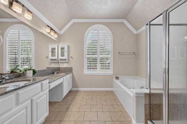 74 Oriel Oaks Circle, The Woodlands, TX 77382
