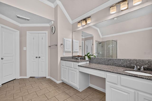 74 Oriel Oaks Circle, The Woodlands, TX 77382
