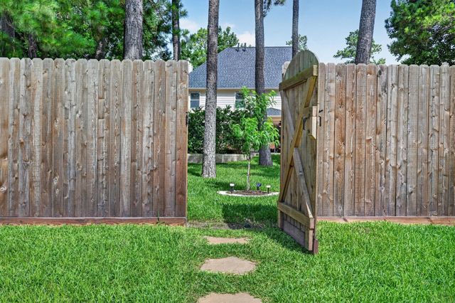 74 Oriel Oaks Circle, The Woodlands, TX 77382