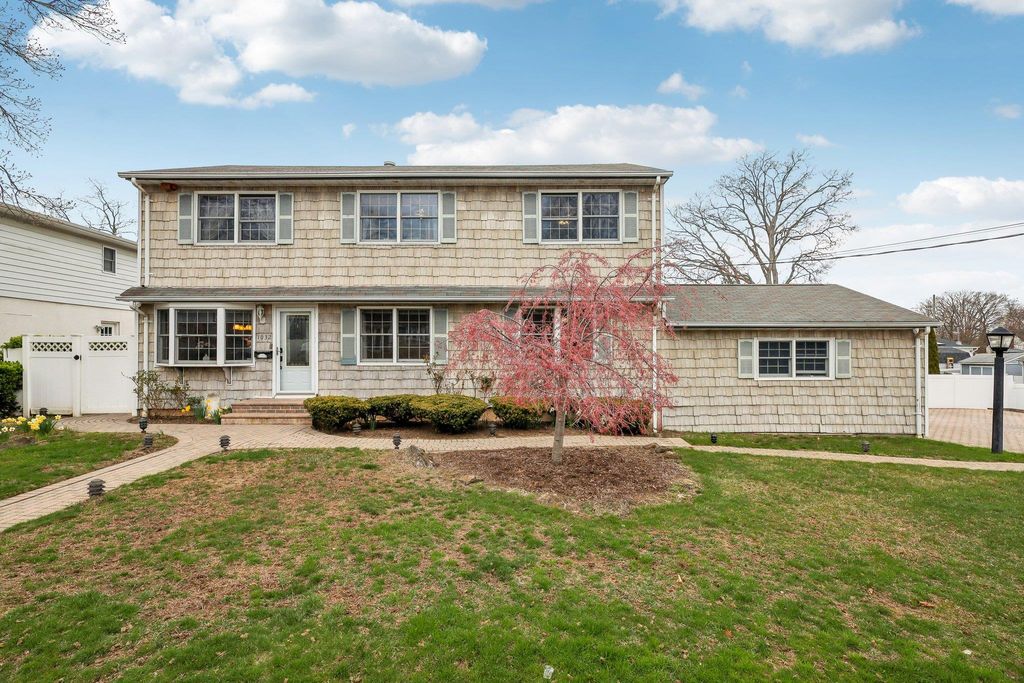 1032 5th Street, West Babylon, NY 11704