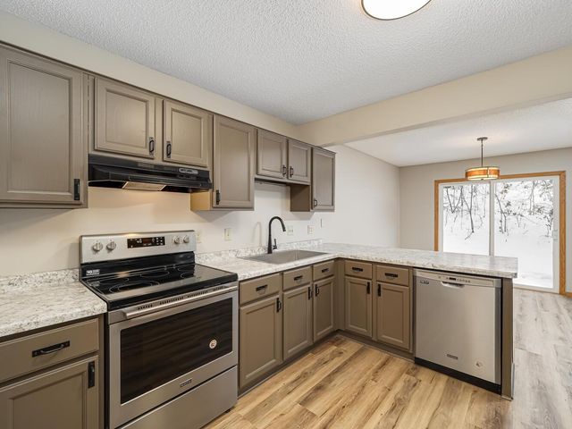 3612 Saint Francis Way H, Eagan, MN 55123