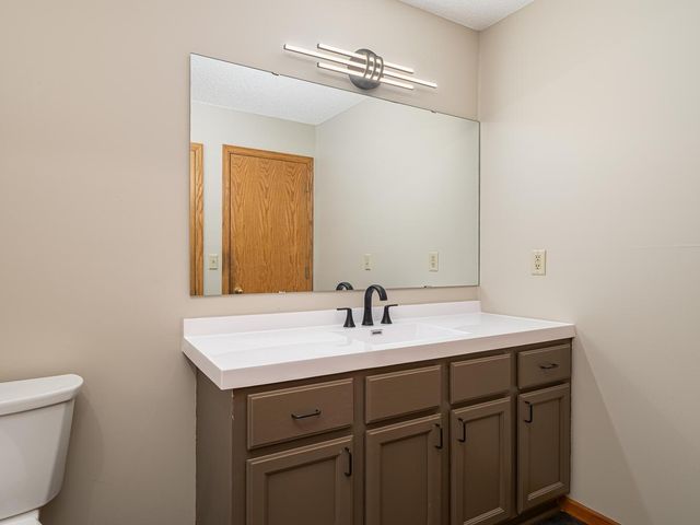 3612 Saint Francis Way H, Eagan, MN 55123