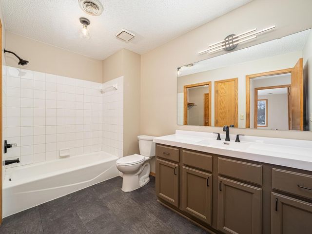 3612 Saint Francis Way H, Eagan, MN 55123