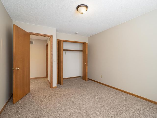 3612 Saint Francis Way H, Eagan, MN 55123