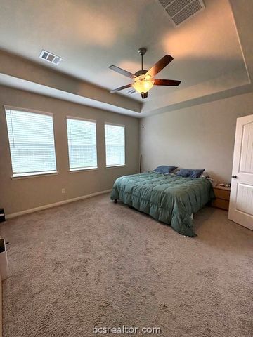 982 Crossing Drive, Bryan, TX 77803