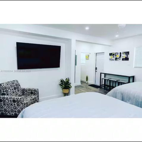 1352 NW 52nd St B, Miami, FL 33142