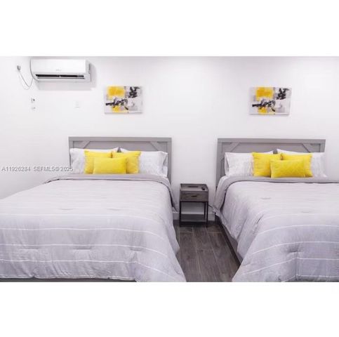 1352 NW 52nd St B, Miami, FL 33142