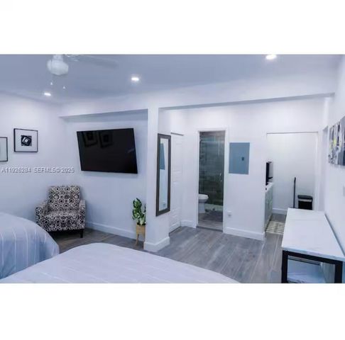 1352 NW 52nd St B, Miami, FL 33142