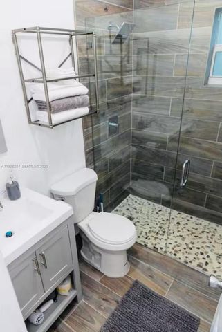 1352 NW 52nd St B, Miami, FL 33142