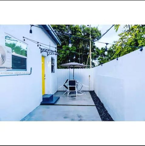 1352 NW 52nd St B, Miami, FL 33142