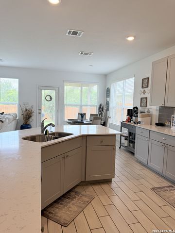 15103 NETTLETON ML, San Antonio, TX 78254