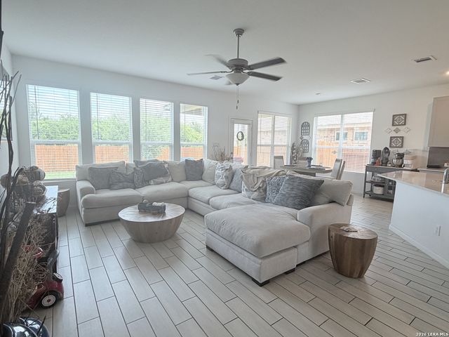 15103 NETTLETON ML, San Antonio, TX 78254