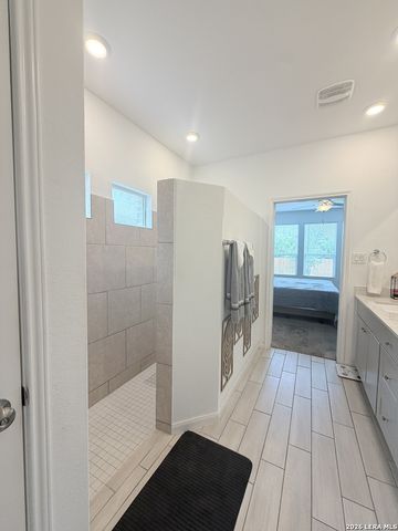 15103 NETTLETON ML, San Antonio, TX 78254