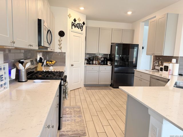 15103 NETTLETON ML, San Antonio, TX 78254